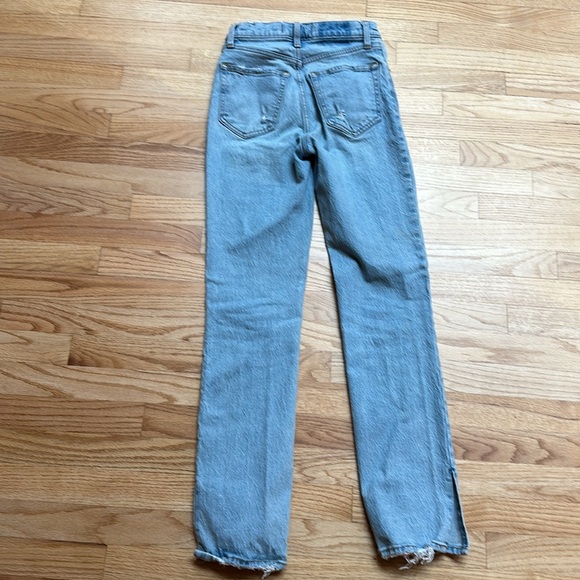 Abercrombie Ultra High Rise Straight Jean - Picture 4 of 6